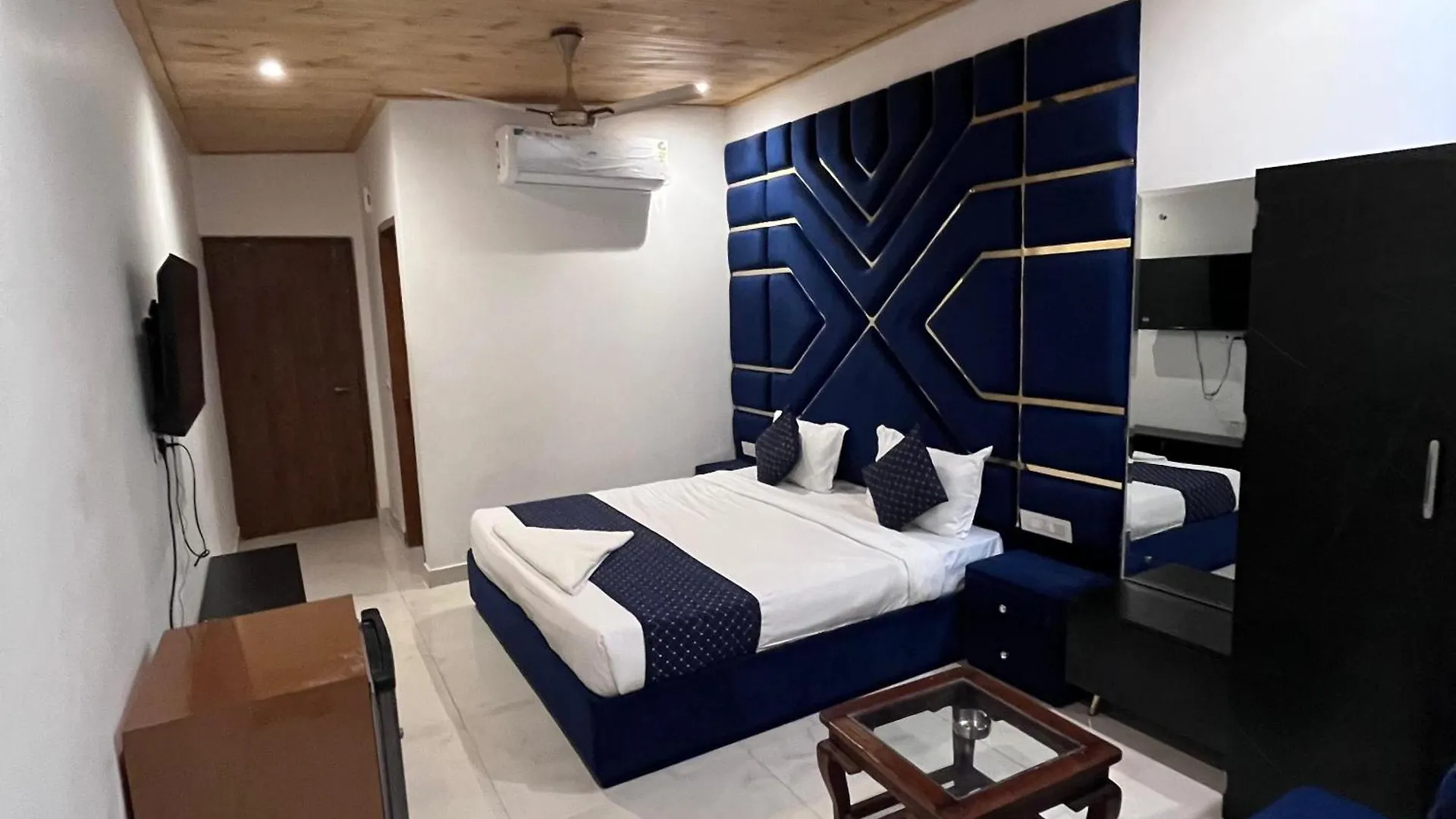 Hotel La Casca Experience Zirakpur